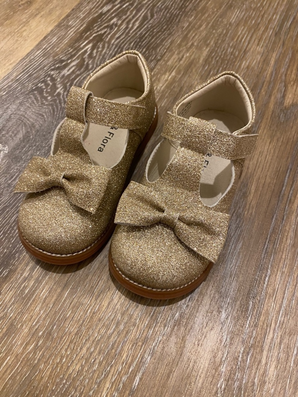 Girls' Glitter Bow Mary Jane Dress Shoes in Gold